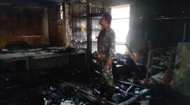 3 (tiga) unit lapak di pasar To' karau ludes terbakar, kamis, (24/04/25) dini hari. Foto : (Istimewa untuk gasingnews.com)