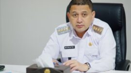 Wali Kota Makassar Munafri Arifuddin resmk mengumumkan susunan baru Direksi dan Dewas Perusda di Balai Kota Makassar, Senin (21/4/2025) (Foto: Istimewa).
