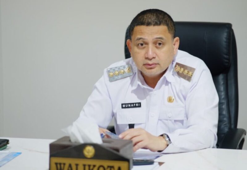 Wali Kota Makassar Munafri Arifuddin resmk mengumumkan susunan baru Direksi dan Dewas Perusda di Balai Kota Makassar, Senin (21/4/2025) (Foto: Istimewa).