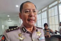 Kabid Humas Polda Papua Barat, Kombes Pol Ignatius Benny Ady Prabowo, saat memberikan keterangan pers terkait perkembangan pencarian Iptu Tomi Marbun, Selasa (22/4/2025) (Foto: Istimewa).