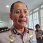 Kabid Humas Polda Papua Barat, Kombes Pol Ignatius Benny Ady Prabowo, saat memberikan keterangan pers terkait perkembangan pencarian Iptu Tomi Marbun, Selasa (22/4/2025) (Foto: Istimewa).