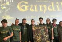 Anggy Umbara bersama para pemain dan tim produksi film Gundik saat peluncuran poster dan trailer resmi, yang dijadwalkan tayang 22 Mei 2025 (Foto: Istimewa).