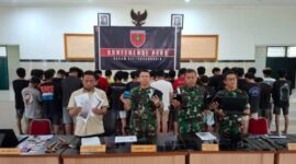Konferensi pers Penggerebekan sindikat Passobis oleh Tim Gabungan Intelijen Kodam XIV Hasanuddin di sebuah rumah besar di Sidrap, Kamis malam, (24/4/2025) (Foto: Istimewa)