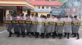 Polres Tana Toraja menggelar Pelatihan Pengendalian Massa (Dalmas) di Lapangan Apel Mapolres Tana Toraja Pada Rabu pagi, (30/4/2025) (Foto: Humas).