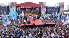 Presiden Republik Indonesia, Prabowo Subianto, menyatakan komitmennya untuk menghapus sistem kerja outsourcing Hal ini diungkapkan langsung di hadapan ribuan buruh dalam peringatan Hari Buruh Internasional (May Day) yang digelar di kawasan Monumen Nasional (Monas), Jakarta, Kamis (1/5/2025) (Foto: Istimewa).