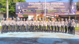 Kapolres Tana Toraja AKBP Budi Hermawan bersama seluruh personil usai memimpin apel siaga May Day di halaman Mapolres Tana Toraja, Kamis pagi, (1/5/2025)(Foto: Humas).