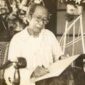 Potret Ki Hajar Dewantara di kediamannya di Yogyakarta, sekitar tahun 1950-an, saat aktif menulis dan mengembangkan pemikiran pendidikan nasional. (Foto: Istimewa).