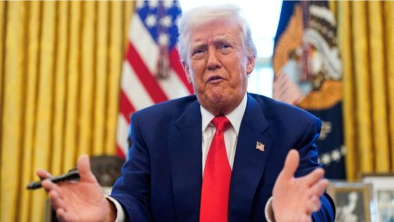 Presiden AS Donald Trump saat mengumumkan rencana pembukaan kembali Penjara Alcatraz di Gedung Putih, Washington D.C., Senin, (5/6/2025) (Foto: Istimewa).