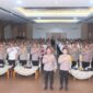 Kapolda Sulsel Irjen Pol. Rusdi Hartono dihadapan personilnya menegaskan netralitas dan tanggung jawab Polri saat kunjungan kerja di Polres Palopo, Rabu, (7/5/2025) (Foto: Istimewa).