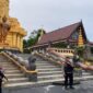 Personel Brimob Polda Kaltim berjaga di Vihara Mahavihara Buddhamanggala, Balikpapan Utara, saat perayaan Waisak 2025, Selasa (12/5/2025) (Foto: Istimewa).