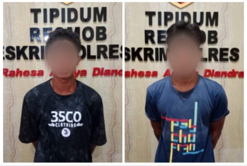 Dua terduga pelaku pengeroyokan berinisial SA (23) dan S (25) di Mapolres Gowa usai ditangkap oleh Unit Resmob Polres Gowa tanpa perlawanan pada Minggu (18/5/2025) (Foto: Humas).