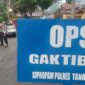 Kasi Propam Polres Tana Toraja, AKP Aksan Suwardi, memimpin kegiatan Gaktibplin di Mapolres Tana Toraja, Rabu pagi, (21/5/2025) (Foto: Humas).