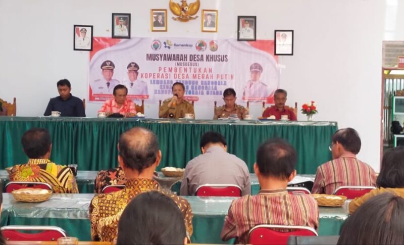 Suasana Musyawarah Desa Khusus (Musdesus) pembentukan Koperasi Desa Merah Putih di Kantor Lembang Tandung Nanggala, Kecamatan Nanggala, Toraja Utara, Rabu (28/5/2025) (Foto: Frederik/Gasingnews).
