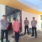 Personel Polsek Mamasa yang melaksanakan monitoring di gereja saat ibadah hari minggu, (1/6/25).