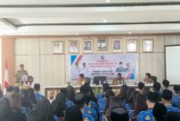 Bupati Toraja Utara, Frederik Viktor Palimbong saat menyampaikan sambutannya saat penyerahan SK CPNS di Marante, Senin (2/6/25). (Dok. Zul/gasingnews.com)