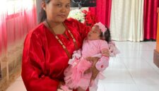 Jerni Ma'guling yang sementara menggendong Madya beberapa waktu lalu