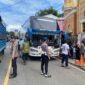 Jemaah haji Tana Toraja yang tiba disambut hangat oleh keluarga dan masyarakat yang di kawal ketat oleh anggota Polres Tana Toraja, Sabtu (21/6/25).