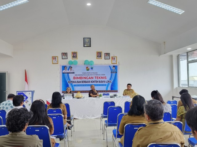 Bimbingan Teknis (Bimtek) Kepenulisan Berbasis Konten Budaya Lokal di aula perpustakaan Toraja Utara, Senin (23/6/25). (Dok. Zul/gasingnews.com)