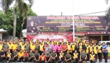 Foto bersama Kepolisian Resor (Polres) Tana Toraja dan personel TNI, dihalaman Mapolres Tana Toraja, Sabtu pagi (28/6/26). (Dok. Humas)