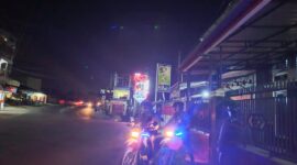Petugas Satuan Samapta Polres Toraja Utara melaksanakan Patroli Cipta Kondisi dan KRYD di Jalan Limbong, Rabu malam, (4/6/2025)  (Foto: Humas).