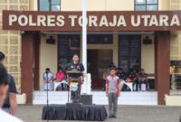 Kapolres Toraja Utara AKBP Stephanus Luckyto A.W membuka secara resmi Pekan Olahraga Bhayangkara Cup 2025 di Halaman Mapolres Toraja Utara, Jumat (13/6/2025) (Foto: Humas).