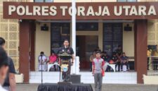 Kapolres Toraja Utara AKBP Stephanus Luckyto A.W membuka secara resmi Pekan Olahraga Bhayangkara Cup 2025 di Halaman Mapolres Toraja Utara, Jumat (13/6/2025) (Foto: Humas).