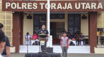 Kapolres Toraja Utara AKBP Stephanus Luckyto A.W membuka secara resmi Pekan Olahraga Bhayangkara Cup 2025 di Halaman Mapolres Toraja Utara, Jumat (13/6/2025) (Foto: Humas).
