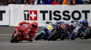 Marc Marquez memimpin di depan para pembalap lain saat sesi latihan MotoGP Aragon 2025 di Sirkuit MotorLand Aragon, Alcaniz, Spanyol, Jumat (6/6/2025) (Foto: Istimewa).