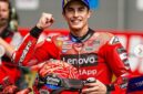 Marc Marquez menunjukkan selebrasi usai menjuarai Sprint Race MotoGP Belanda 2025 bersama tim Ducati Lenovo, di Sirkuit Assen, Belanda, Sabtu (28/6/2025) (Foto: Istimewa).