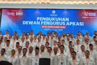 Menteri Dalam Negeri (Mendagri) Tito Karnavian secara resmi melantik jajaran pengurus Asosiasi Pemerintah Kabupaten Seluruh Indonesia (Apkasi) masa bakti 2025-2030, di di Grand Sahid Jaya Hotel, Jl. Jendral Sudirman, Jakarta Pusat, pada Kamis, (17/7/25).