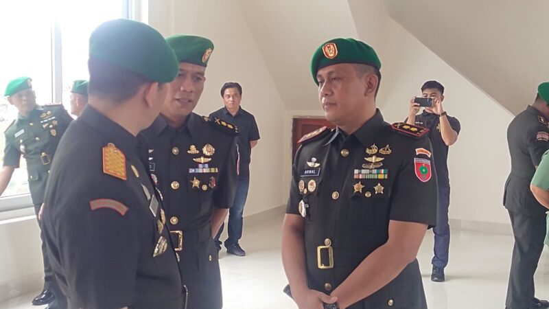 Serah terima jabatan (sertijab) Kodim 1414 / Tator dipimpin Danrem 141/Toddopuli Brigjen TNI Andre Clift Rumbayan berlangsung khidmat di Aula Makodim 1414/Tator, Jalan Pongtiku No. 64, Kecamatan Rantepao, Toraja Utara, pada Sabtu (5/7/2025) (Foto: Humas).