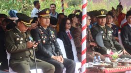 Kapolres Toraja Utara Hadiri Upacara Peringatan Hari Pahlawan Nasional Pongtiku ke 23 Tahun 2025 yang berlangsung di Lapangan Pahlawan Pongtiku, Pangala', Kecamatan Rindingallo, Toraja Utara, Kamis (10/07/2025) (Foto: Humas).