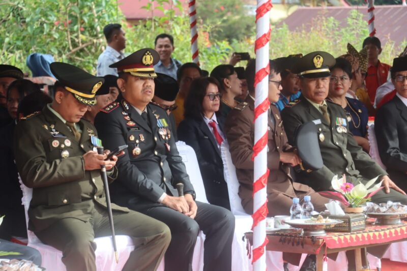 Kapolres Toraja Utara Hadiri Upacara Peringatan Hari Pahlawan Nasional Pongtiku ke 23 Tahun 2025 yang berlangsung di Lapangan Pahlawan Pongtiku, Pangala', Kecamatan Rindingallo, Toraja Utara, Kamis (10/07/2025) (Foto: Humas).