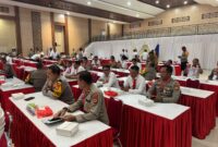 Kapolres Toraja Utara, AKBP Stephanus Luckyto A.W. menegaskan komitmen Polres Toraja Utara untuk terus meningkatkan kualitas pelayanan publik saat menghadiri Gelar Operasional Triwulan II Tahun 2025 yang digelar di Aula Mappaoddang, Mapolda Sulsel, Rabu (16/07/2025) (Foto: Humas).