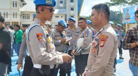 Kasubbid Provos Bidpropam Polda Sulsel, AKBP Andi Baso Rahman, memimpin Gaktiblin) terhadap personel Polres Toraja Utara di Mapolres Toraja Utara, Selasa (15/7/2025) (Foto: Humas).