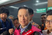 Tom Lembong hadapi vonis kasus korupsi gula Rp578 M. Jaksa tuntut 7 tahun penjara. Putusan akan dibacakan Jumat, 18 Juli 2025. Ketua Majelis Hakim Dennie Arsan Fatrika dalam keterangannya menyatakan bahwa seluruh rangkaian agenda persidangan telah rampung kepada wartawan, Senin (14/7/2025) (Foto: Istimewa).