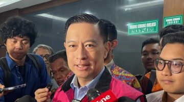 Tom Lembong hadapi vonis kasus korupsi gula Rp578 M. Jaksa tuntut 7 tahun penjara. Putusan akan dibacakan Jumat, 18 Juli 2025. Ketua Majelis Hakim Dennie Arsan Fatrika dalam keterangannya menyatakan bahwa seluruh rangkaian agenda persidangan telah rampung kepada wartawan, Senin (14/7/2025) (Foto: Istimewa).
