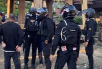 Personel Perintis Presisi Satuan Samapta Polres Toraja Utara menggerebek lokasi praktik judi sabung ayam di wilayah Lembang Tondon Matallo, Kecamatan Tondon, pada Kamis (17/7/2025) (Foto: Humas).