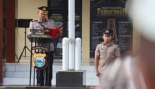 Kapolres Toraja Utara pimpin upacara Hari Juang Polri 2025, tekankan dedikasi, integritas, dan pelayanan terbaik untuk masyarakat berlangsung di halaman Mapolres Toraja Utara, Kamis pagi (21/08/2025) (Foto: Humas).