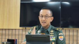 Kepala Dinas Penerangan Angkatan Darat (Kadispenad) Brigjen TNI Wahyu Yudhayana menyebutkan Kasus Kematian Prada Lucky, jumlah tersangka anggota TNI bertambah menjadi 20 Orang, ucapnya di Mabes TNI AD, Jakarta Pusat, Senin (11/8/2025) (Foto: Istimewa).