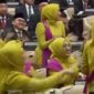 Aksi sejumlah anggota DPR RI yang terekam sedang berjoget dalam Sidang Tahunan MPR pada Jumat, (15/8/2025) (Foto: Tangkapan Layar).