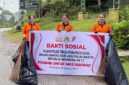 Polwan Polres Toraja Utara menggelar aksi bakti sosial membagikan sembako dan aksi pungut sampah dalam rangka HUT Polwan ke-77. di Hutan Lindung Pinus yang letaknya berada di wilayah Kecamatan Tondon jalan penghubung Rantepao-Palopo (Kaleakan), Senin (25/8/2025) (Foto: Humas).
