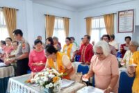 Ibadah Natal PWRI Kabupaten Tana Toraja berlangsung khidmat dengan puji-pujian dan firman Tuhan yang meneguhkan iman serta persatuan anggota, Kelurahan Bombongan, Makale, Senin (5/1/2026) (Foto: Istimewa).